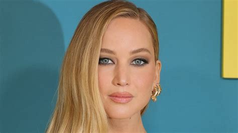 no hard feelings full frontal|Jennifer Lawrence stuns fans with FULL